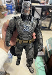 Figure Statue Batman Metallico